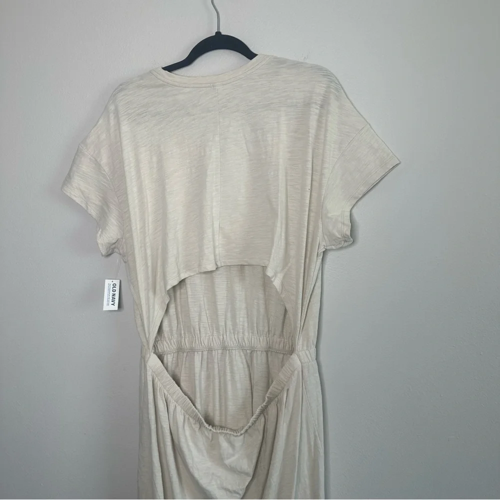 Elegant Cream Midi Dress - Picture 6 of 8